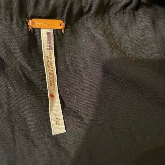 Free People Nova Convertible Sequin Mini
Size L,XS green
NWOT - Picture 10 of 11